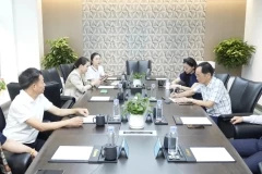 中國文化部原副部長、國家博物館首任館長潘震宙一行領(lǐng)導(dǎo)到達(dá)金蛹科技進(jìn)行參觀指導(dǎo)